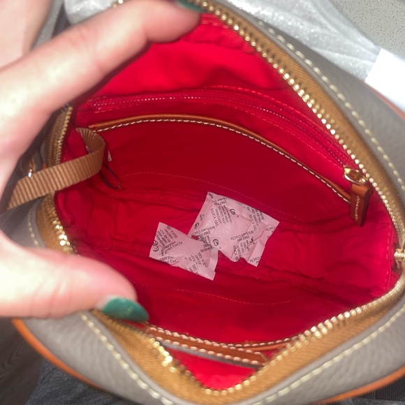 NWT Dooney & Bourke Camera Crossbody (Elephant) - Picture 3 of 4